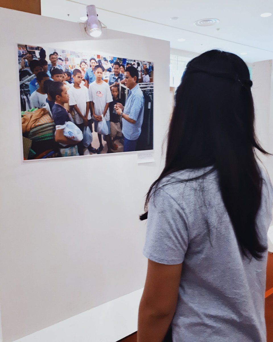 its_lie_zel's tweet image. Roaming around the area, observing Pres. Duterte's work. #Kadayawan2017
