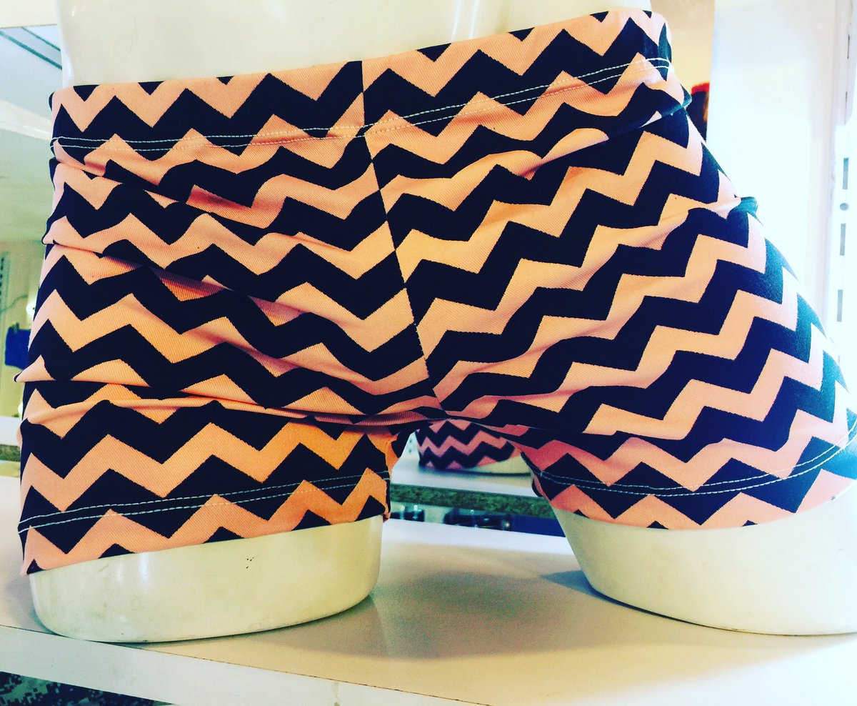 MIKYWERMITIENDA's tweet photo. Te invitamos a visitar @bymwtienda Instagram contacto 3192666651 - 3193268545. Centro comercial Lourdes BOGOTA. #playeras https://t.co/UpDv8DOsZz