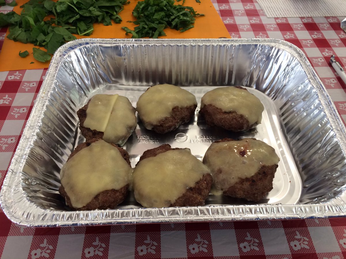 IrisOnTV's tweet photo. #BeefDay #BurgerCompetition underway go team @SPECNewsCNY! Loaded potato skins were their secret ingredient 🥔🥓🍔🍴😋 https://t.co/p6sHKG1DLJ
