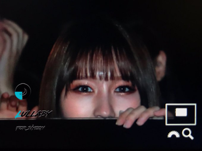 DIZ4zAtUIAEQ1hT.jpg:small