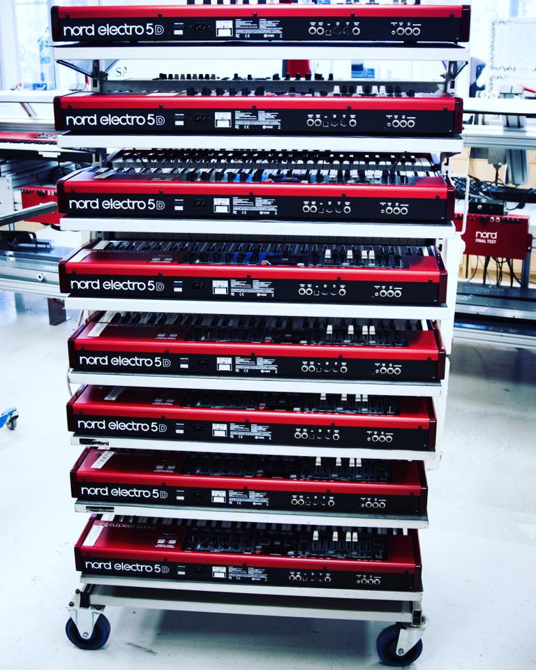 nordkeyboards's tweet photo. #electro5d #handmadeinsweden #theoriginalredkeyboards #iseenord https://t.co/WCg2FbLLx5