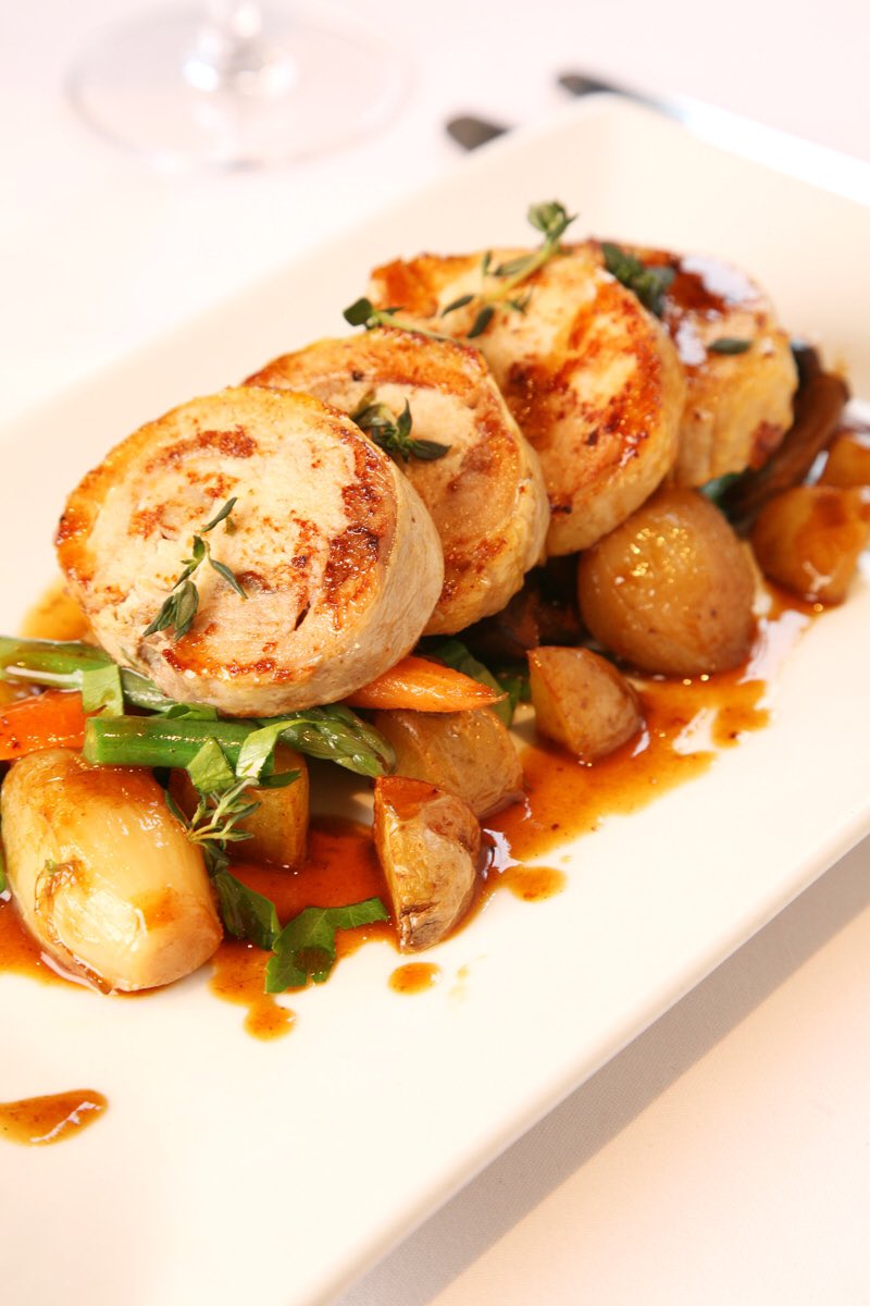 Check out our Cheshire Restaurant of the Week <a href="/LaBohemeLymm/">LaBoheme</a> - French elegant classics! onionring.co.uk/restaurants/21…