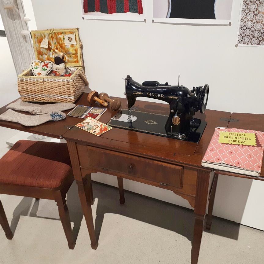 Craft_Biennial's tweet image. Detail of Jessica Vellenga's installation/performance work "Mend and Make Well", 2017 @JessicaVellenga 
#ArtistoftheDay #CanadianCraft