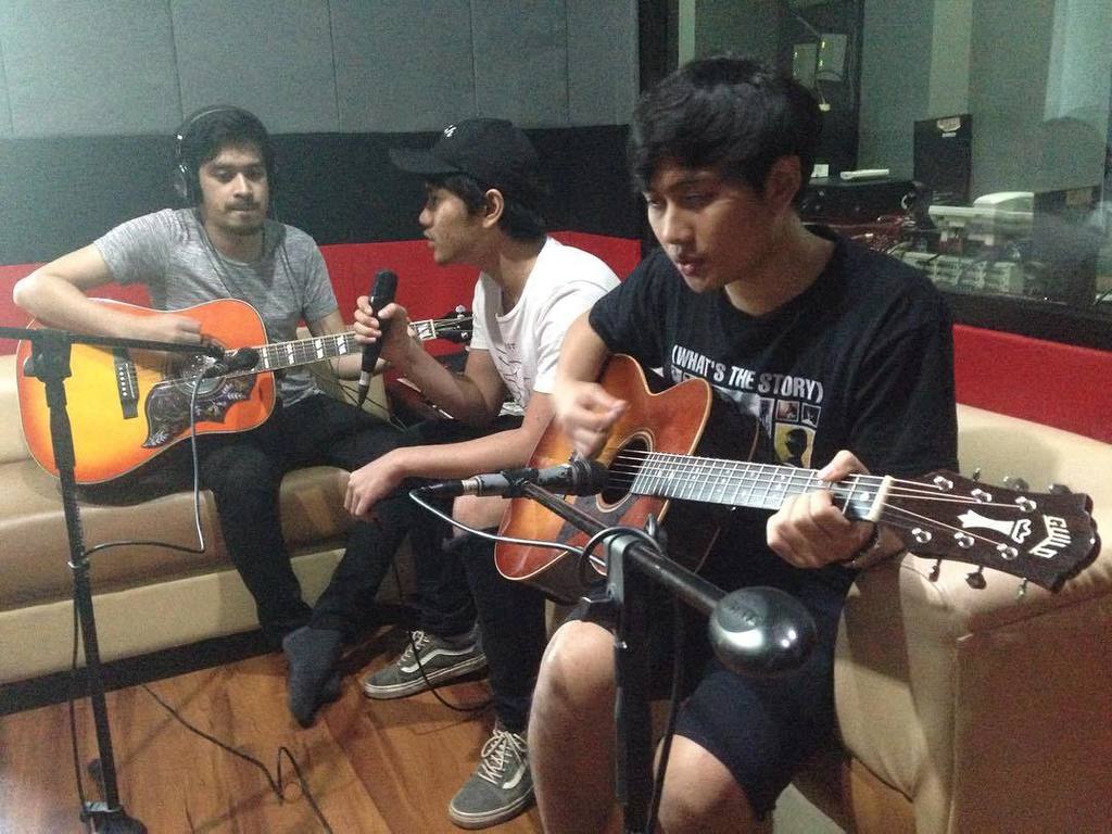 iswarajogja's tweet image. Live performance @thefinesttree .
.
.
#talkshow #SoreSore #thefinesttree #iradiojogja #100persenmusikindonesia ift.tt/2wOSzV9