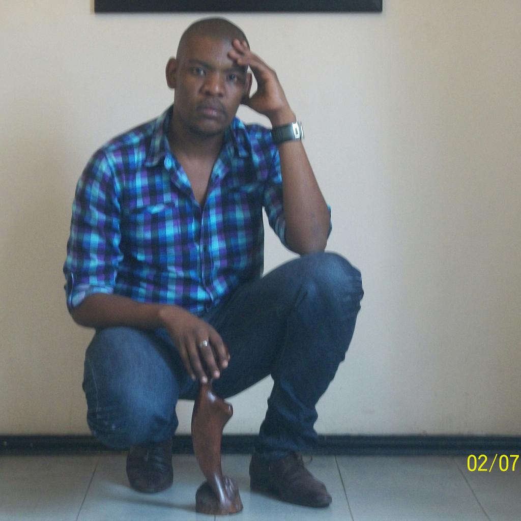 tshepo_tlhale's tweet photo. #BackIn2011 when I was trying out modeling. https://t.co/ErlyBiDbhy