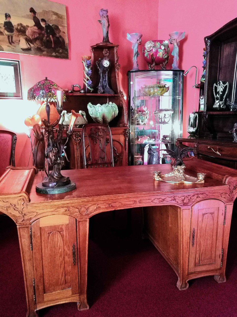 Maxims_de_Paris's tweet photo. Un décor « Art Nouveau » composé des œuvres les plus cultes de ce mouvement artistique. 
#Histoire #artnouveau #collectionprivée #décor https://t.co/5ljemE1IE4