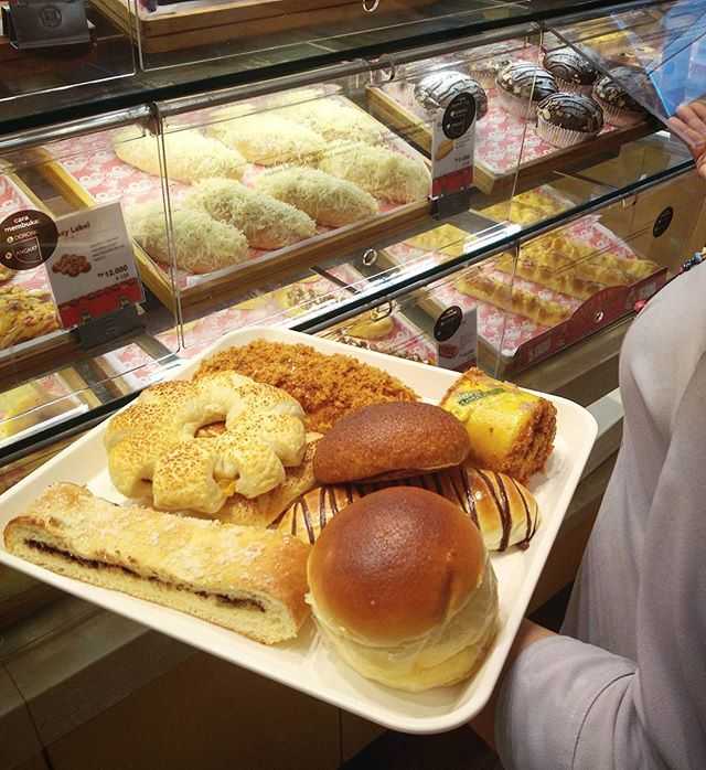BreadLifeBakery's tweet photo. You can never have too much #BreadlifeBakery https://t.co/bBcCJvCIZo