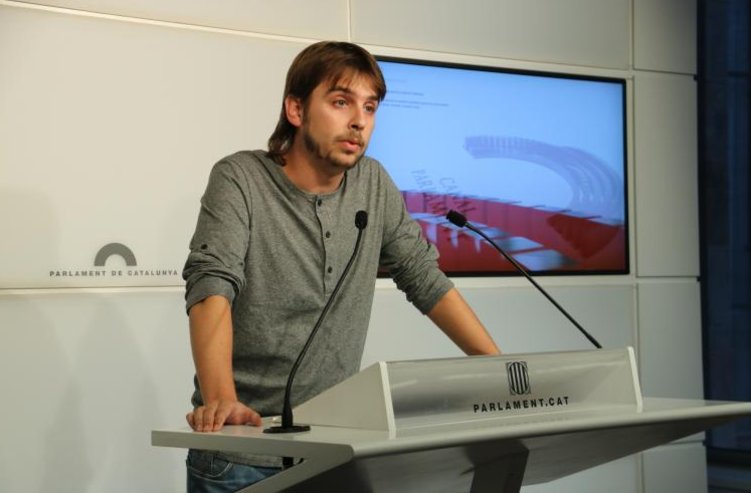 MonDiari's tweet photo. Un diputat de CSQP proposa votar sí a la llei del referèndum https://t.co/zgIqUbBIUm https://t.co/bG2UmI1Zu4
