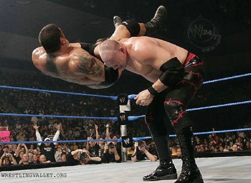 Marzantics's tweet image. The Way Some Man Were Grabbing Girls You Would Of Thought They Were In WWE #carnival #carnival2017 😂😂 Mandem Tek Time Nuh