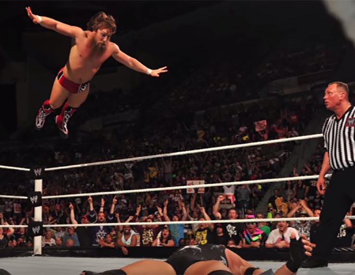 Marzantics's tweet image. The Way Some Man Were Grabbing Girls You Would Of Thought They Were In WWE #carnival #carnival2017 😂😂 Mandem Tek Time Nuh