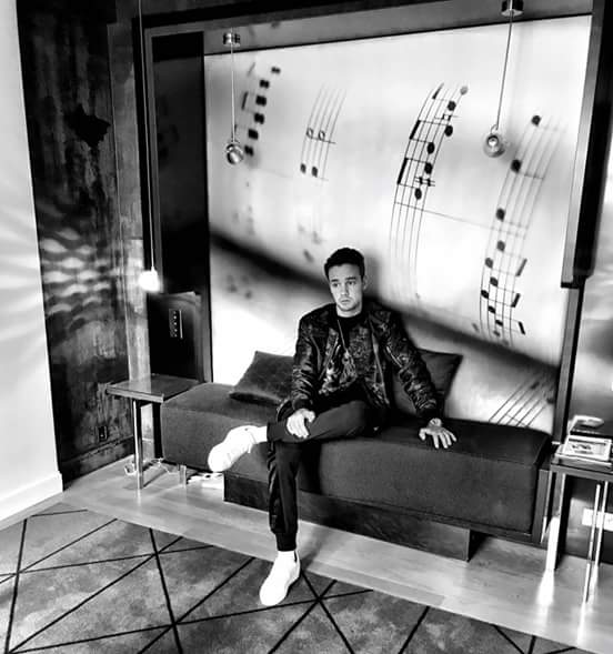OneDire29501243's tweet photo. #HappyBirthdayLiamPayne @LiamPayne Happy birthday Payno! 😂😂💜💜 Hope you enjoy it!!💙💜 WOW CAN'T BELIEVE THAT YOU'RE 24!!💙💜 LOVE YOU!!💙❤ https://t.co/rDtpIC9nQE