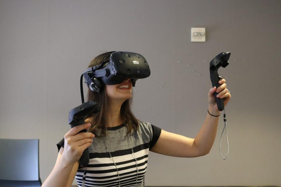CuprisHealth's tweet photo. How #VirtualReality Is A Growing Reality In #HealthCare! #change #medtech @G4C #smarthealth  https://t.co/rDoq4rM4co https://t.co/4XSLQS8rVM