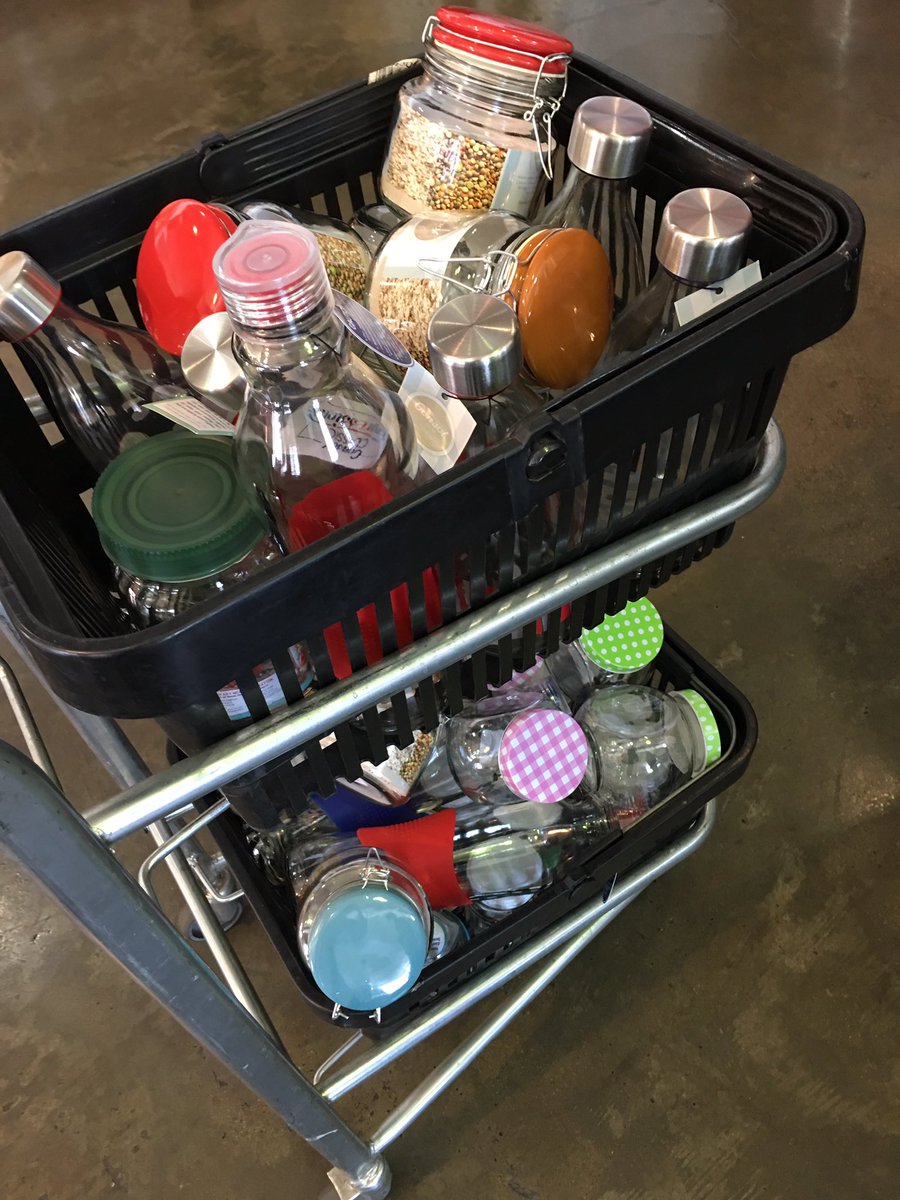 dullahkins's tweet photo. Don't think I've ever went so crazy for glass stuffs ๐๐ thanks @thevibeza for the heads up and thanks @Consol_Glass for the #RedHotSale https://t.co/BpQ7FzTMMr