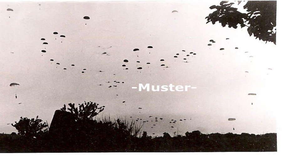 cretazine_en's tweet photo. From the Nazi army to the hands of Cretan women: the story of parachute silk used in the Battle of #Crete: https://t.co/qhI3Pwd3jM https://t.co/NvQ0vwdeEB