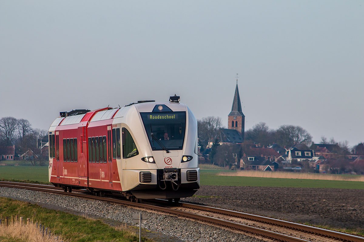 Met de #trein van <a href="/Arriva_NL/">Arriva Nederland</a> voordelig naar Stadskanaal onder Stoom? Maak dan gebruik van het speciale e-ticket! stadskanaalrail.nl/2017/08/29/met…