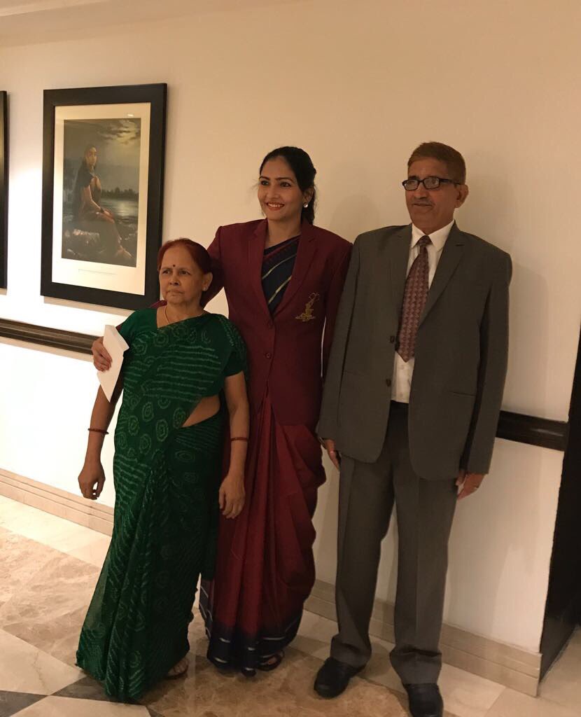 Divyasingh04's tweet photo. Special #NationalSportDay for us.@prashanti14 you made us proud. Congratulations everyone  #SinghSisters #ArjunaAward #Basketball #India https://t.co/EcIygBsL0p