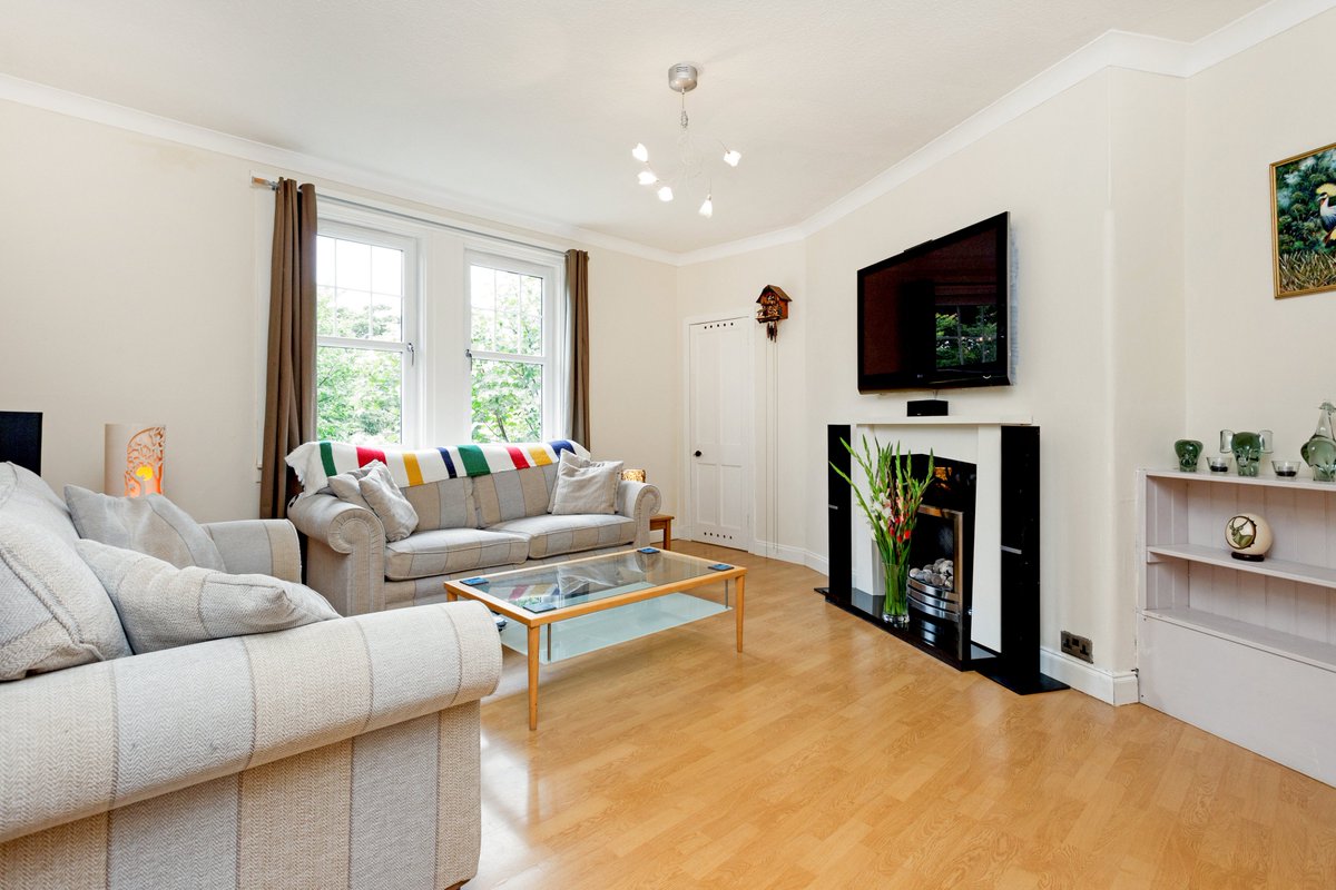 POPropertyEd's tweet image. Beautifully presented 2 bed apartment in popular Warriston area-offers over £165,000 #property #Edinburgh #whataview paganosborne.com/property/prope…