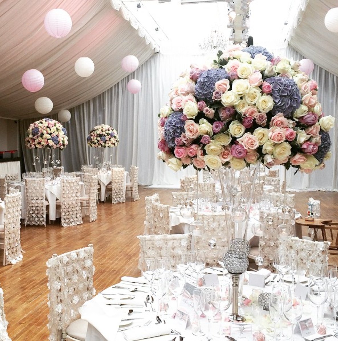 We always look forward to <a href="/redfloralarch/">red floral architect</a> working their magic at Wrenbury Hall. Check out these regal arrangements from a wedding last year 😍