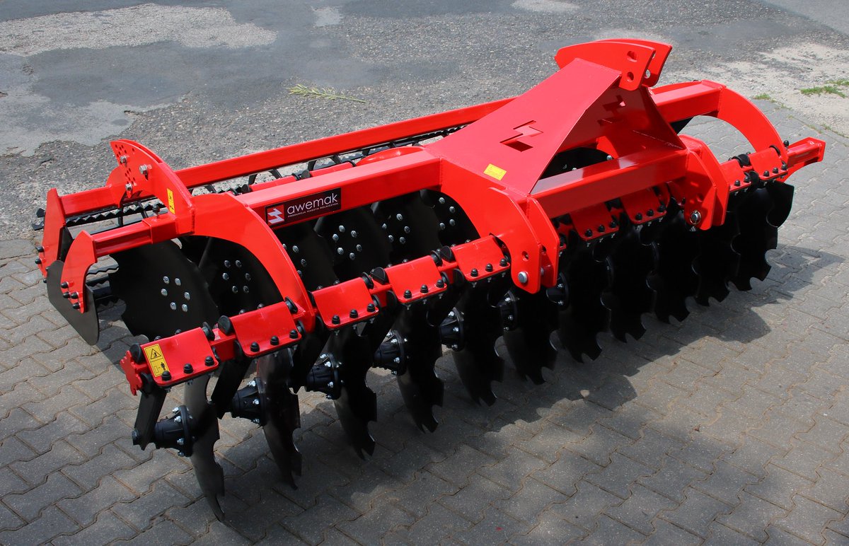 awemak_agro's tweet photo. Hit sezonu! Lekka brona talerzowa TIGER #dynamicworking #lightdischarrow #new #awemak #agriculture #farmer #machinery https://t.co/Asx5e6llaX