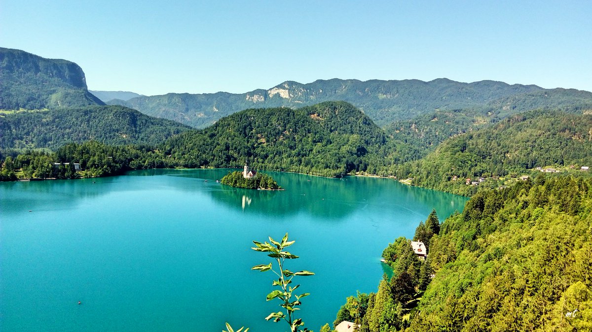 marinatoptygina's tweet photo. 28 @photo’s that will inspire your to #visit #Slovenia https://t.co/zevzLIbdpF  #Travel #Ljubljana #bled #travelers #WriteToTravel #tourism https://t.co/NKJnt2eIbm