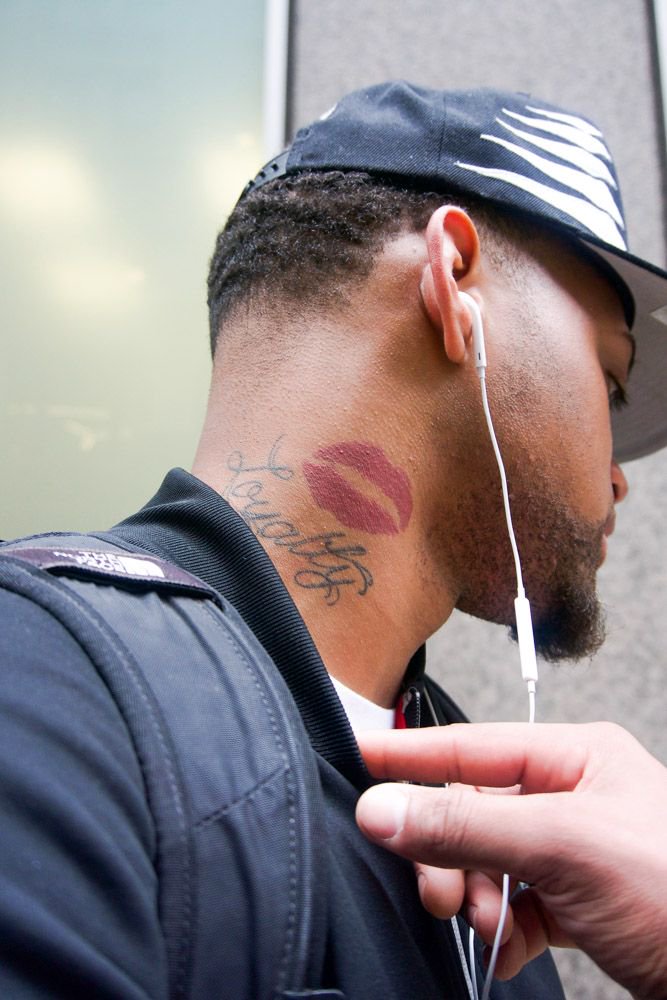 style_cheese's tweet photo. A Heartfelt Tattoo on the Neck of a Stranger | Boston Street Style
Full post here: https://t.co/9FYqzOwbw1 #style #boston #fashion #tattoo https://t.co/nb4aIfhKpM