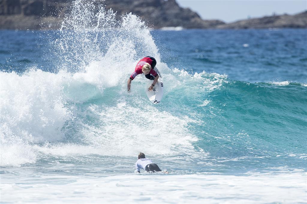EN DIRECTO | Disfruta del Campeonato del Mundo de #surf que se está disputando en tierras gallegas: bit.ly/2vl1aPa 🏄‍♀️