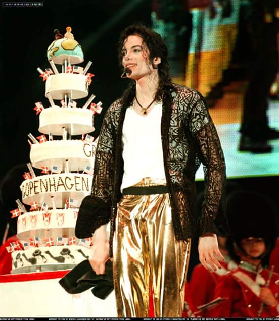 Há 59 anos nascia Michael Jackson, o rei do pop. Birthday 