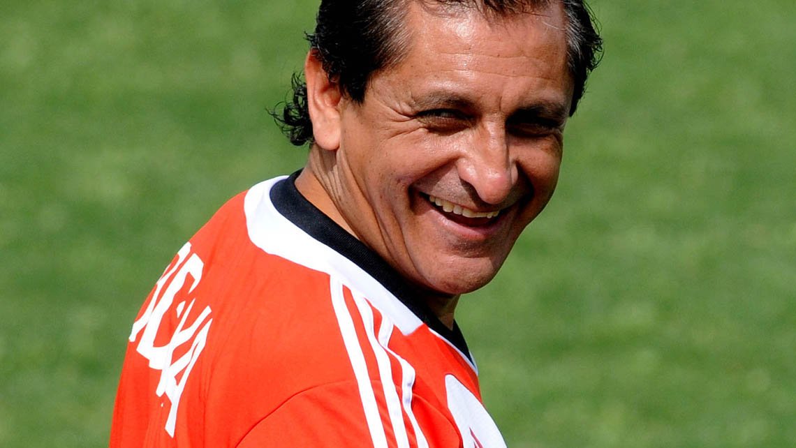 Gabriel_RP3's tweet photo. ¡Feliz Cumpleaños Maestro! ¡Salud Campeón! 
#CumpleRamon ⚪🔴⚪ https://t.co/1Hzotrc2Pv