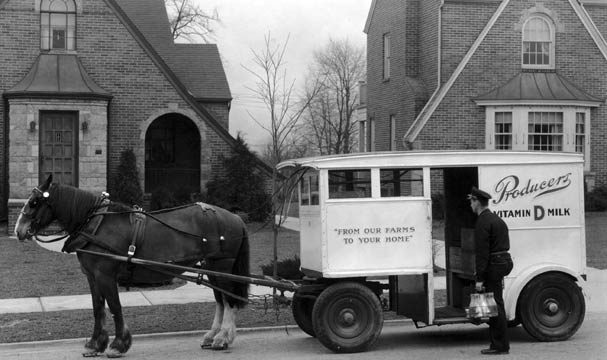 brooklyncentre's tweet photo. .@TheseWalls_Talk Harry Farnworth House had better days during #horsedrawn #CLE #historymatters @SavingPlaces #est1917 @clevemetroparks https://t.co/jwcQAgrrFn