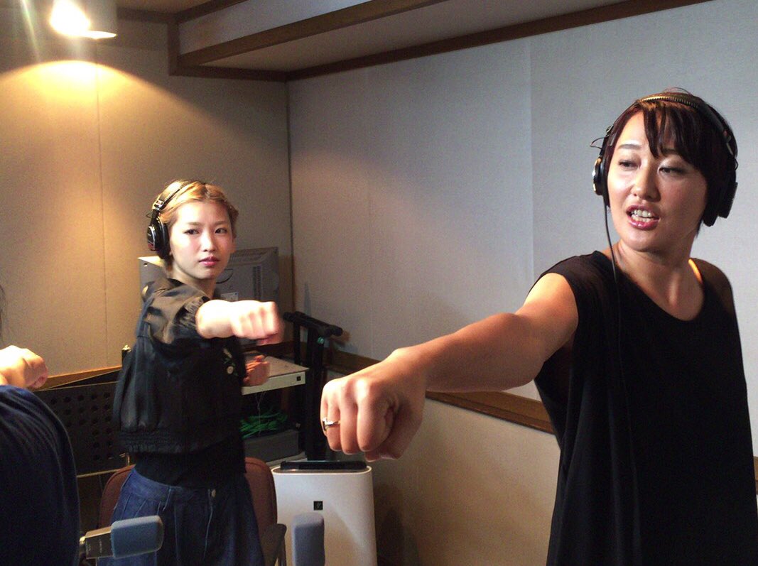 ビューティートーク A Twitteren 次回は空手ストレッチで肩こり解消 ゲストは空手家の高橋優子さん 体のピキピキという音が聞こえる永野さん 肩こりに効いていそうです そして 先生に褒められる夏目さんはさすが 永野 夏目花実 Jfn ジョウクリニック