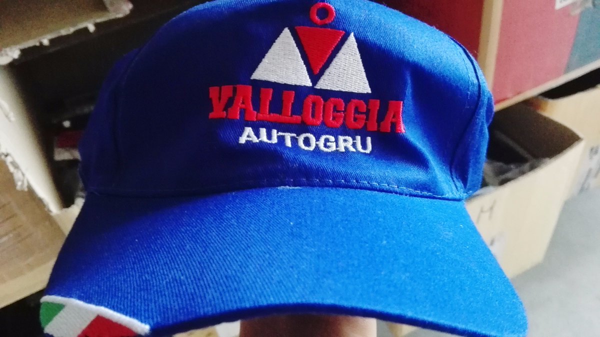 ValloggiaAutogr's tweet photo. Per i nostri migliori clienti !😁 ...
#caps #cappellini
#carryall #bag #borsone
#hats of #ValloggiaAutogruSrl https://t.co/Dmp0hPsnAm https://t.co/QB98lpRJtD