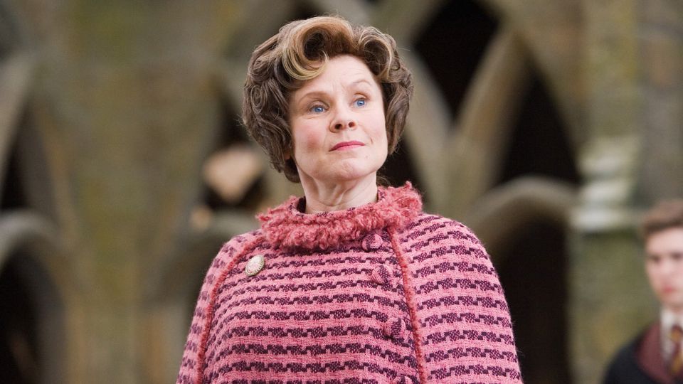 Hogwartssite's tweet image. ¿A qué directora de Hogwarts prefieres?

RT - Minerva McGonagall
Me gusta - Dolores Umbridge