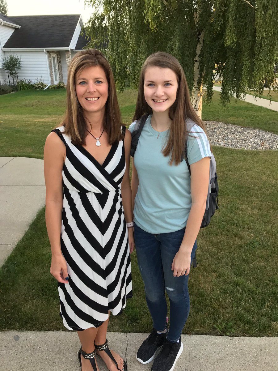 llring207's tweet photo. And representing the high school years.... #gfschoolsfirstday @lcring13 #redriverhs #classof2019 https://t.co/wtsaYUwzct