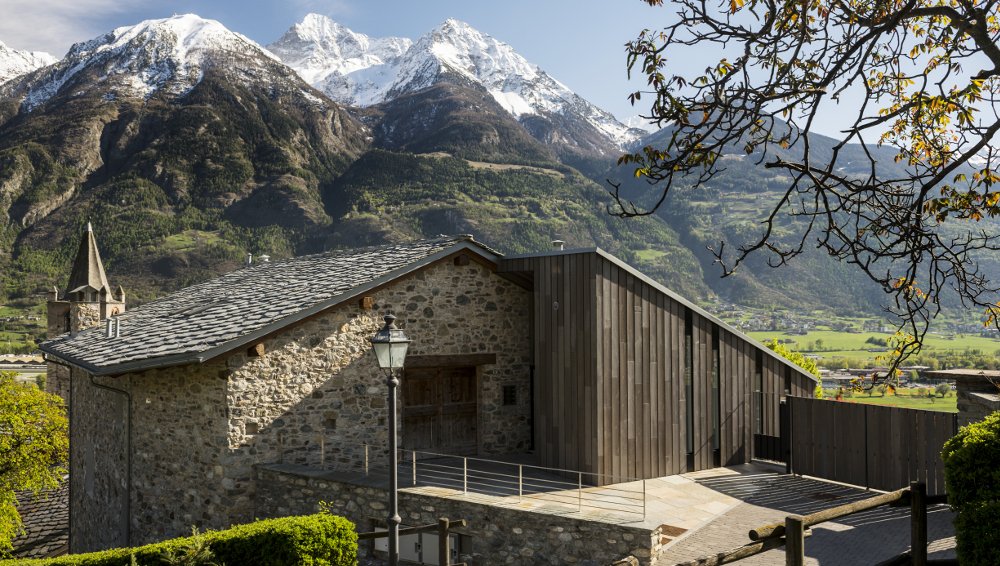 thenicegroup's tweet photo. Discover this masterly renovated ancient rural house in #Aosta, with Nice automation for #gate and #garagedoor: https://t.co/Q3C7SJxC6S https://t.co/i98N4NWaIZ
