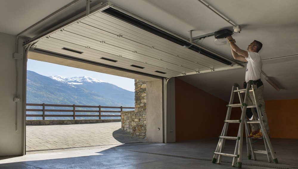 thenicegroup's tweet photo. Discover this masterly renovated ancient rural house in #Aosta, with Nice automation for #gate and #garagedoor: https://t.co/Q3C7SJxC6S https://t.co/i98N4NWaIZ
