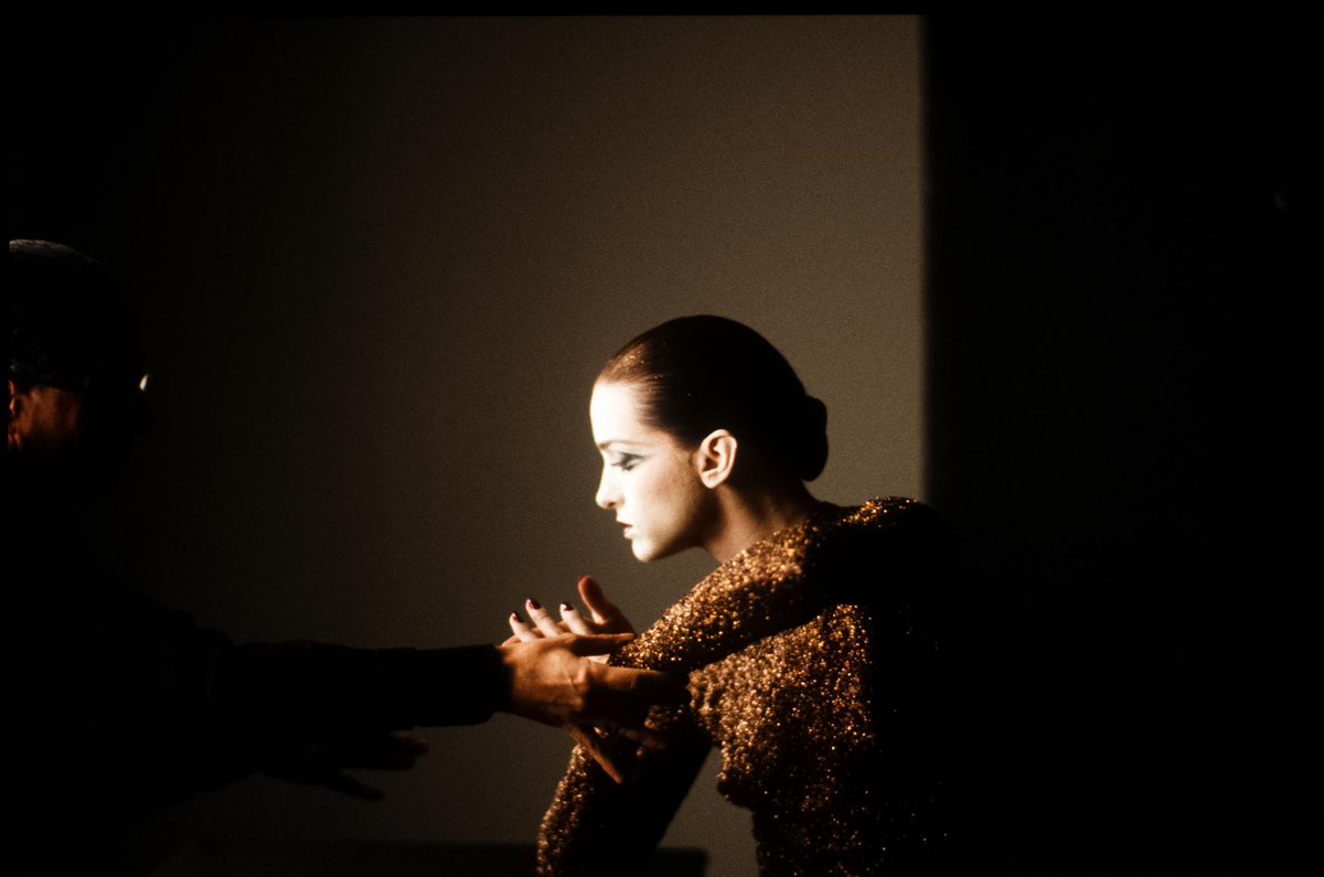 "La femme est un ensemble d'images, c'est là qu'elle prend racine. Personnellement, c'est à partir de son absence que je l'invente."