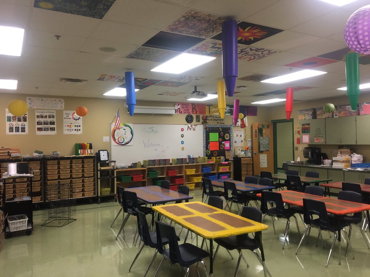 Let's get messy!! Ready for 2017-2018 #comalisdfinearts #STZESLEADERS