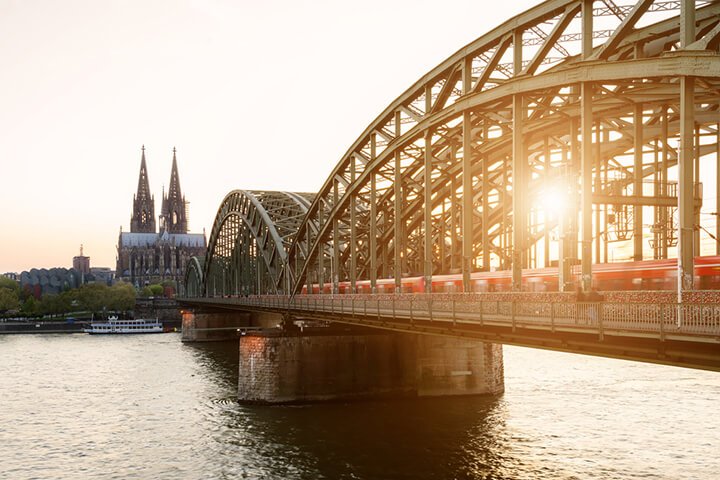 DStartups's tweet photo. Cherry Ventures steht auf Köln! Berliner Top-VC investiert in #Homelike und #miamed. #EXKLUSIV #Köln #digihubcgn https://t.co/LWCLXPhoj0 https://t.co/2q4I30A6Un