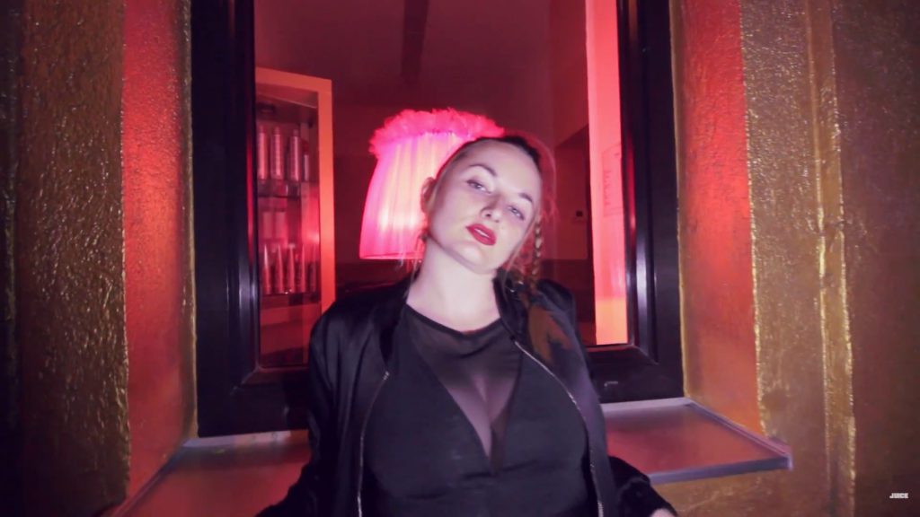 JuiceMagazin's tweet photo. »Guade Nocht«: #HunneyPimp droppt Halluzinations-Trap aus Alptraum-Fratzen und kindlicher Scheu. JUICE Premiere: https://t.co/7MisXZnKEg https://t.co/ALTNUD4DBU