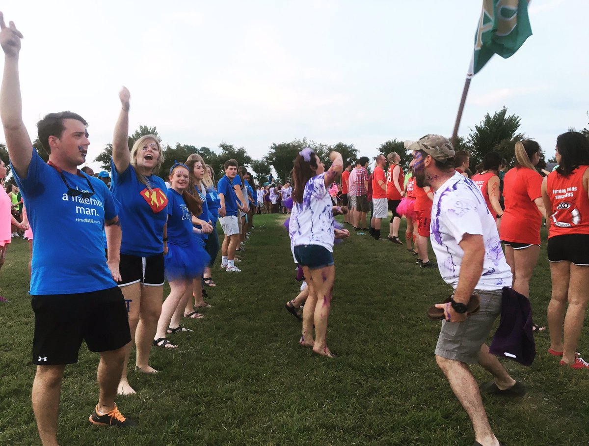 CrashTheCommons's tweet photo. ONLY 9 DAYS AWAY!! There will be FREE pizza, games, LIVE DJ, GLOW STICKS, and many more fun surprises to come! You don't want to miss this! https://t.co/v3bQaLWxKJ