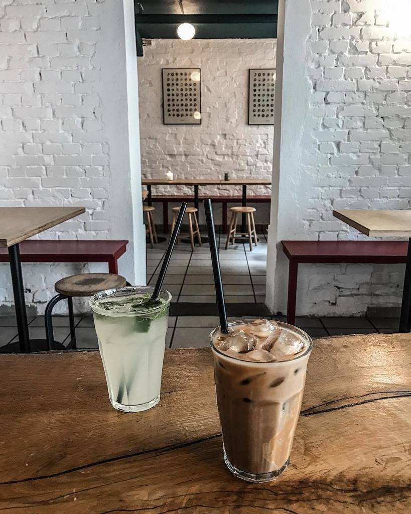 cupofcouple's tweet image. ☕️ Coffee or lemonade 🍋