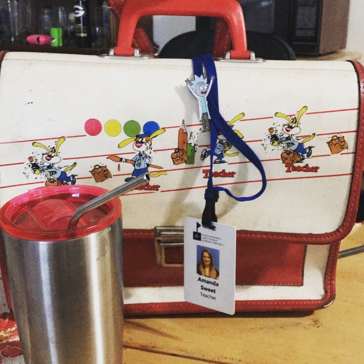 sweeta_english's tweet photo. First day back for teachers and I'm all ready to go with my coffee and teacher bag! πβοΈπ©πΌβπ«#teacherlife #firstdaybackforteachers https://t.co/kHJIyTKeHM