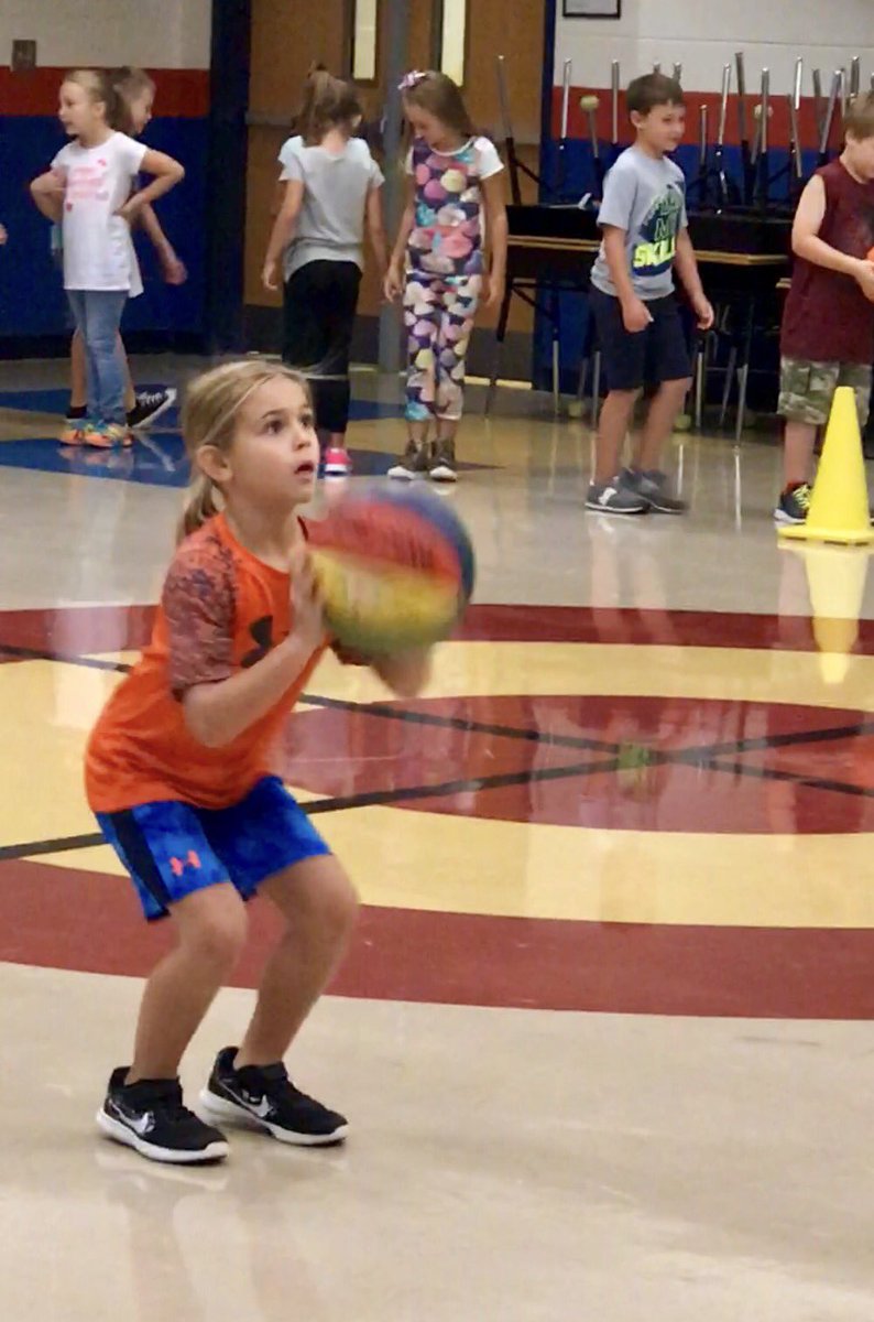 kellyfeimster's tweet photo. Check out that form from a 2nd grader! @RSSinformation @RSSMillbridge  #rsspe #basketball https://t.co/e9zyXKlWn7
