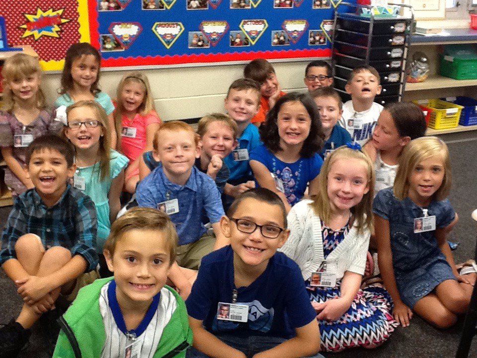 GESMrsScudder's tweet photo. We are all smiles for picture day! https://t.co/oV8bxMgQzh