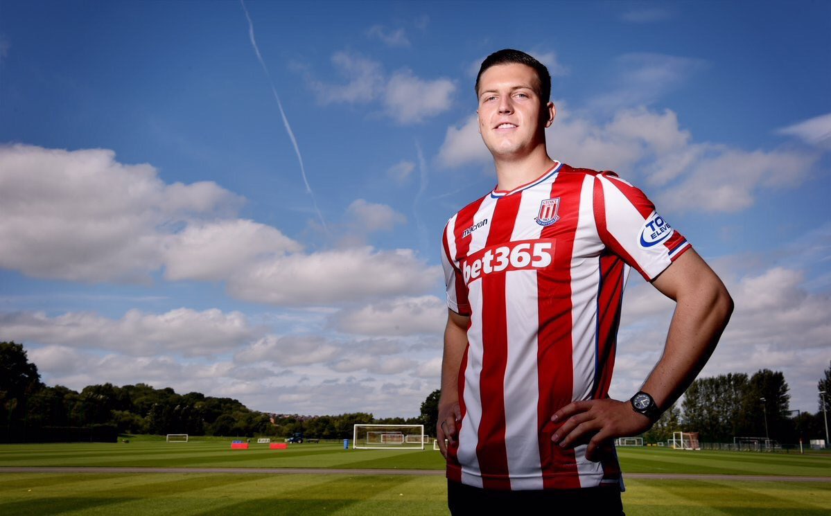 BRITmaniaRadio's tweet photo. #FichajeBRIT El #StokeCity se mueve. Llega #KevinWimmer. £18m. Contrato de 5 años para el internacional austríaco. https://t.co/JPWEGGKCsw