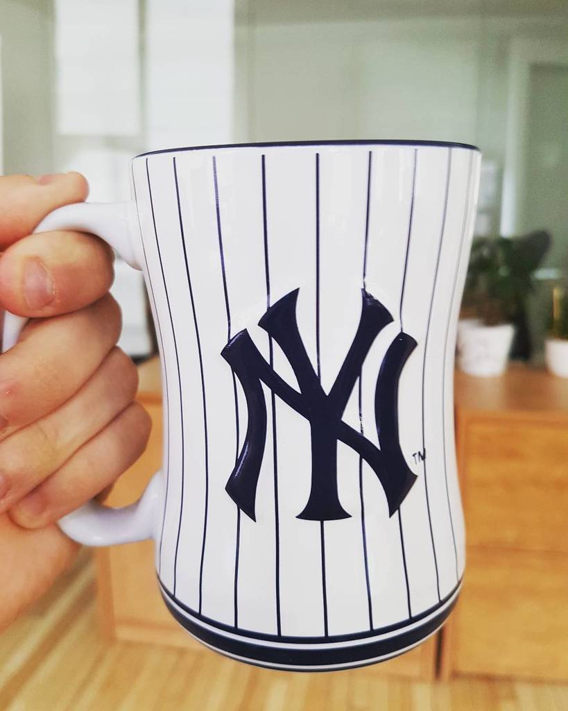 The pinstripes.  #nyc #nyy #yankees #mlb #baseball #playball #coffee #mug #love #sports #cupofjoe #cafe #newyorkne… ift.tt/2wl6EGU