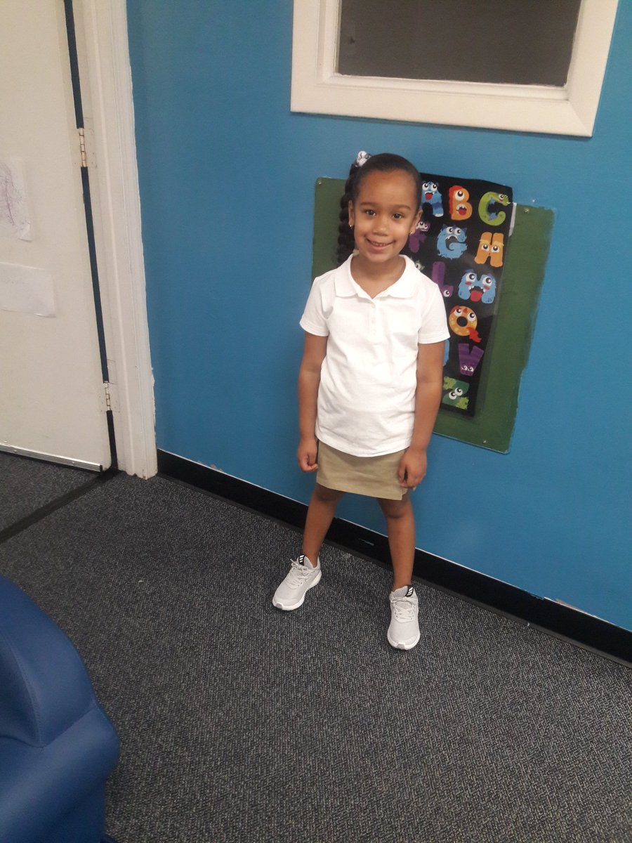 mrs_jgw_7's tweet photo. Where has the time gone my oldest started kindergarten today an i was ready... but im so proud of her #MyBigGirl #Shaniya https://t.co/o4eOEfM99q