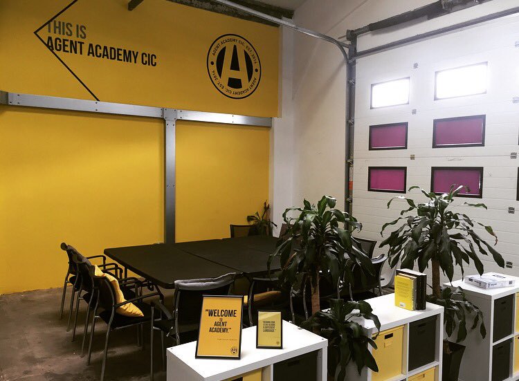 AgentMarket_X's tweet photo. It's under a MONTH until @Agent_Academy's #Academy6 programme begins. RT if you're excited to meet their newest cohort? 👍🏼 https://t.co/0BklKThnLr