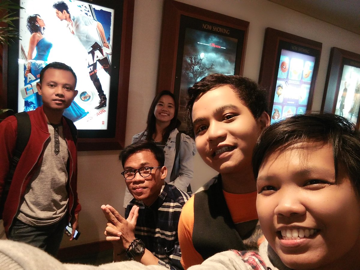 Suryati_johap's tweet photo. @Asli_Jacqueline @foxstarhindi here is pic #JFFCI's Family when watch together #agentleman on sunday . Jacks hope you notice it on tweeter ๐ญ https://t.co/dhJ3vDeDbZ