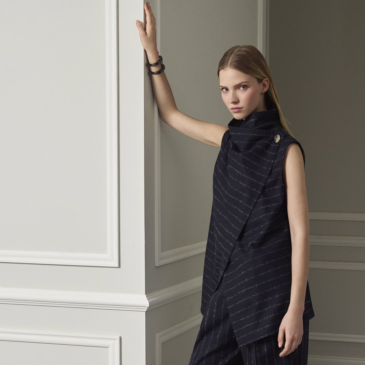 HouseofHerrera's tweet image. #Pinstriped in #CHCarolinaHerrera.